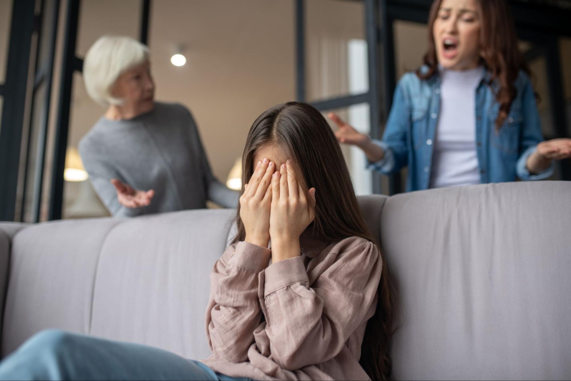父母情緒勒索如何擺脫?5個應對策略不再委屈自己